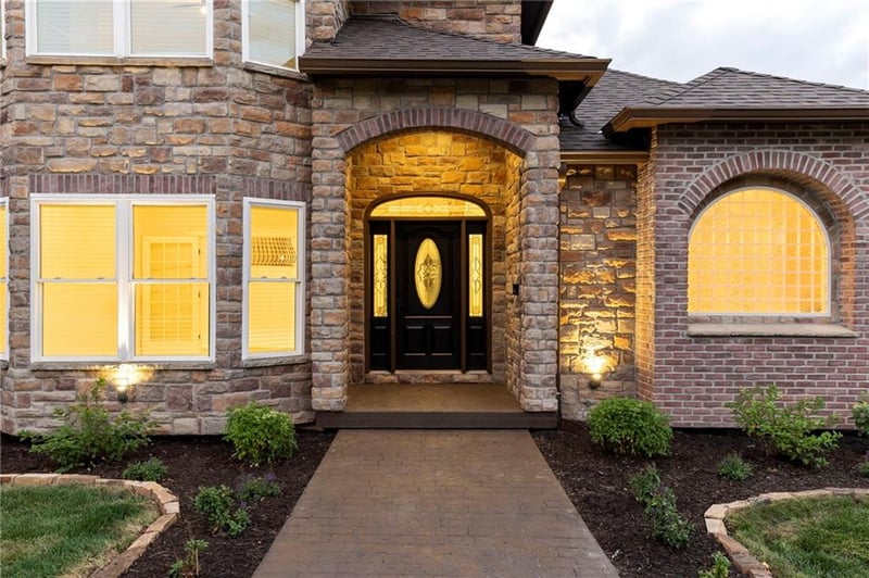 15614 Quail Ridge Dr, Smithville, MO 64089