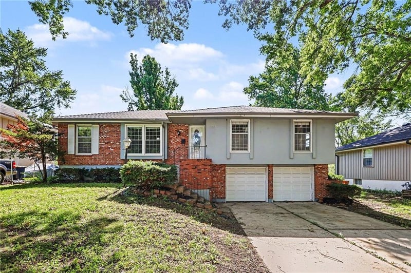 11047 Spring Valley Rd, Kansas City, MO 64134