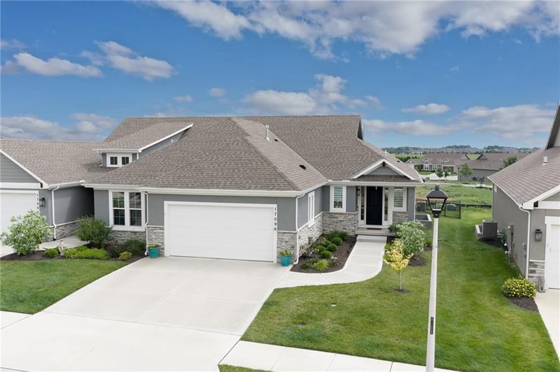 17096 168th Pl, Olathe, KS 66062