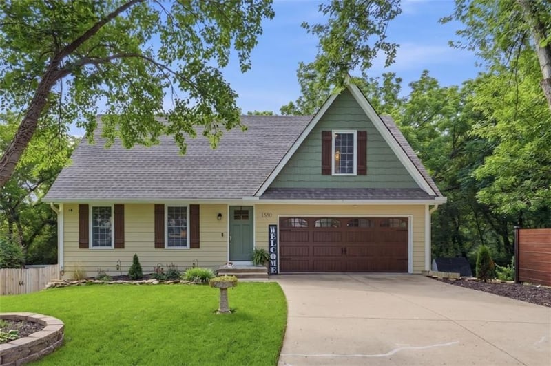 1380 Prairie Ct, Olathe, KS 66061