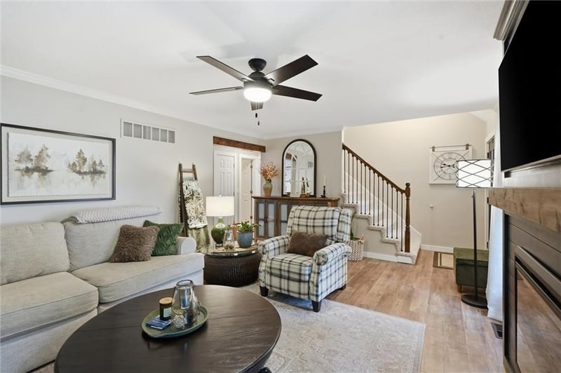 1380 Prairie Ct, Olathe, KS 66061