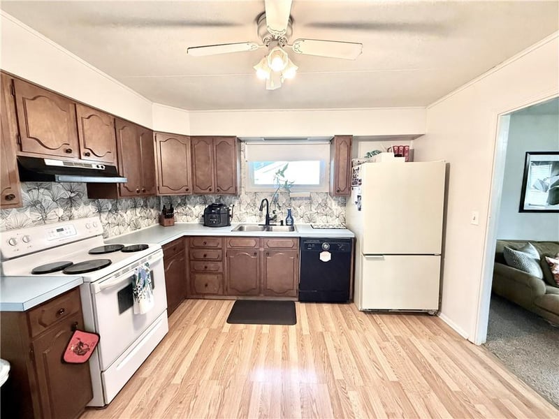 733 Thompson St, Maryville, MO 64468