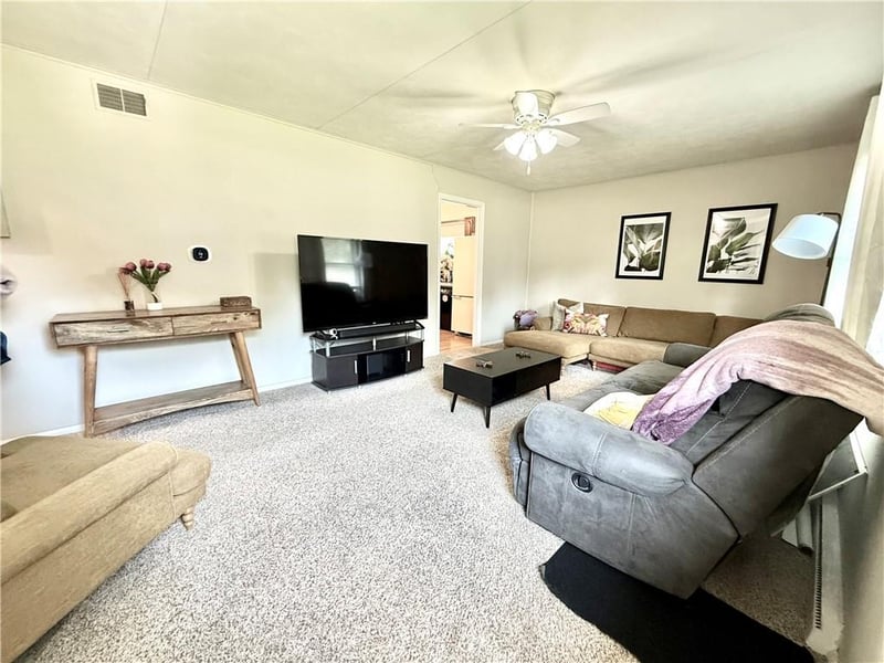 733 Thompson St, Maryville, MO 64468
