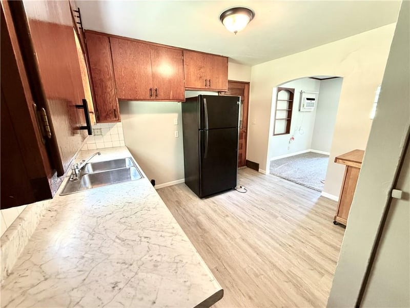 802 Roseberry St, Hopkins, MO 64461