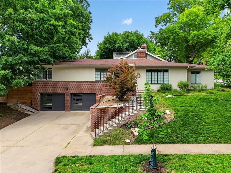 1624 50th St, Kansas City, MO 64112