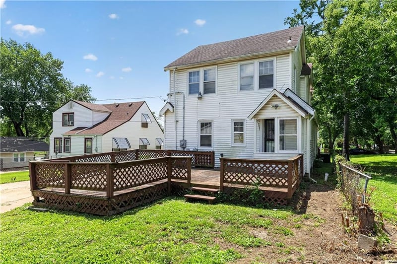 1706 76th St, Kansas City, MO 64131