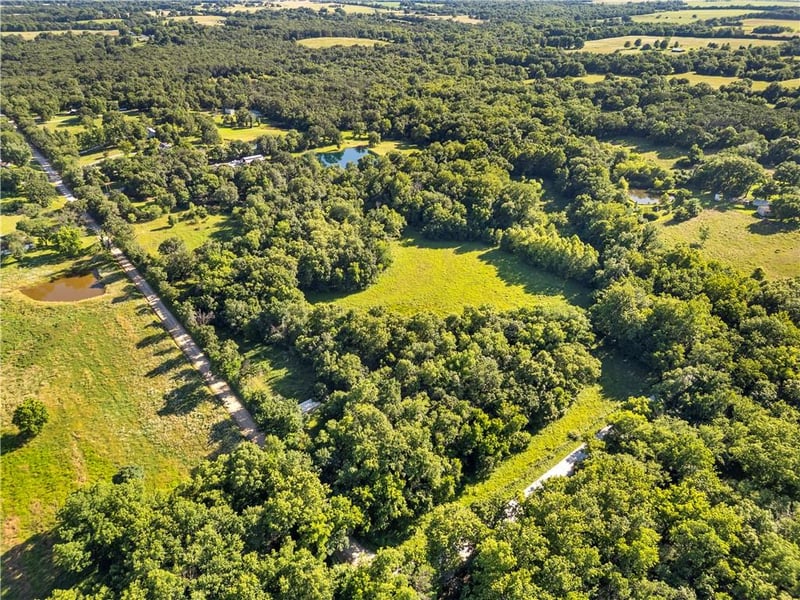 18184 1300 Rd, Nevada, MO 64772