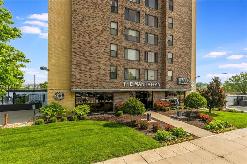 700 E 8th #4s St, Kansas City, MO 64106