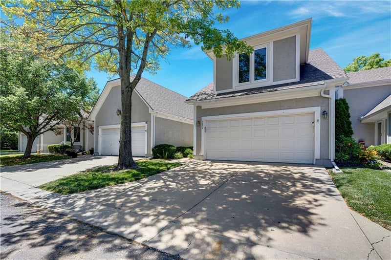 5852 Park Cir, Shawnee, KS 66216