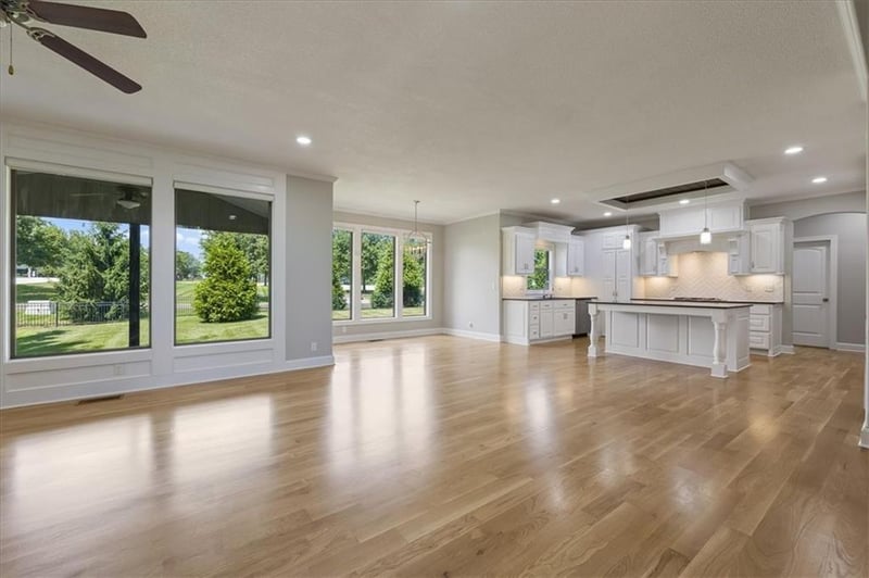 9106 165th Ter, Overland Park, KS 66085