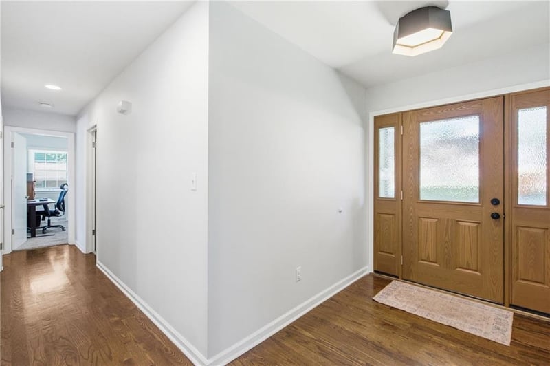 9501 Canterbury St, Leawood, KS 66206