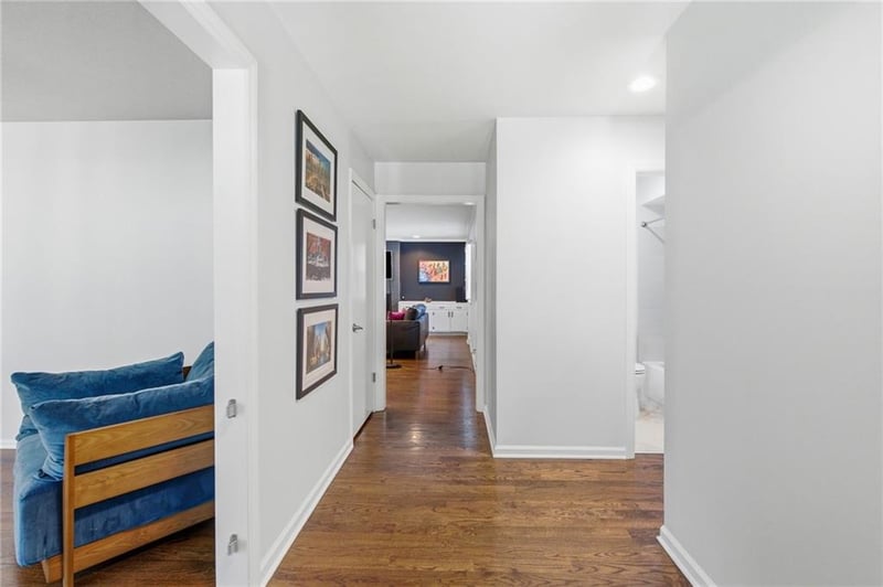 9501 Canterbury St, Leawood, KS 66206
