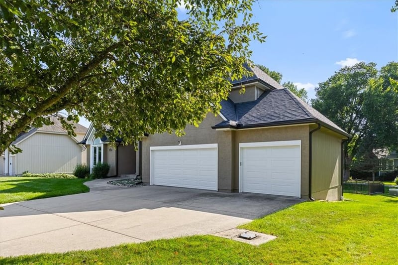1308 Surrey Trace N/A, Lee's Summit, MO 64081