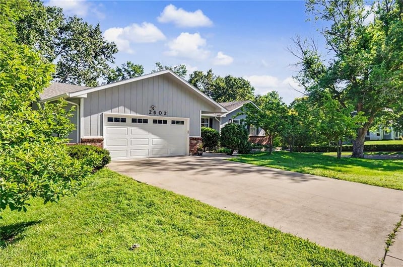 2602 Orchard Ln, Lawrence, KS 66049