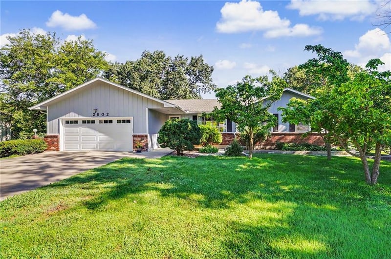 2602 Orchard Ln, Lawrence, KS 66049