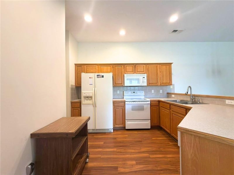 18437 156th Ter #3500, Olathe, KS 66062