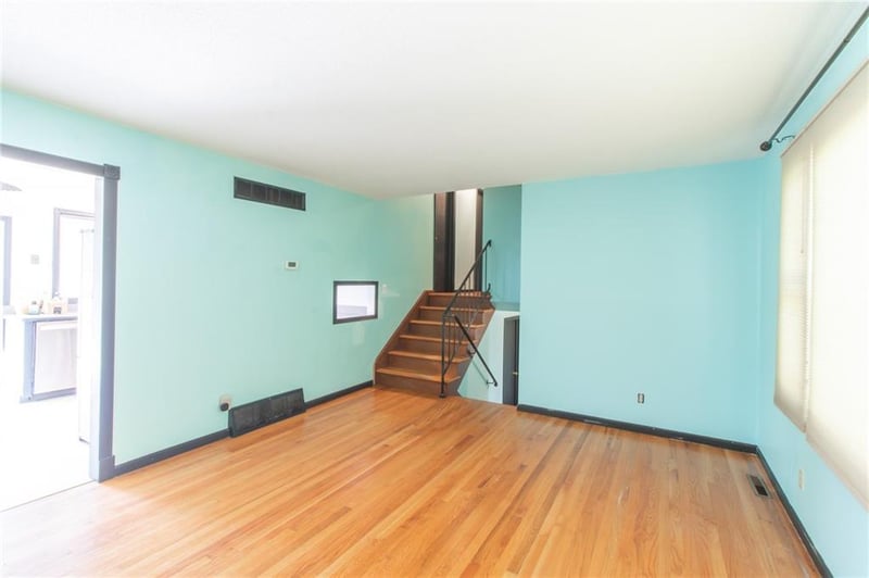 8307 92nd Ter, Kansas City, MO 64138