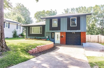 8307 E 92nd Ter, Kansas City, MO 64138