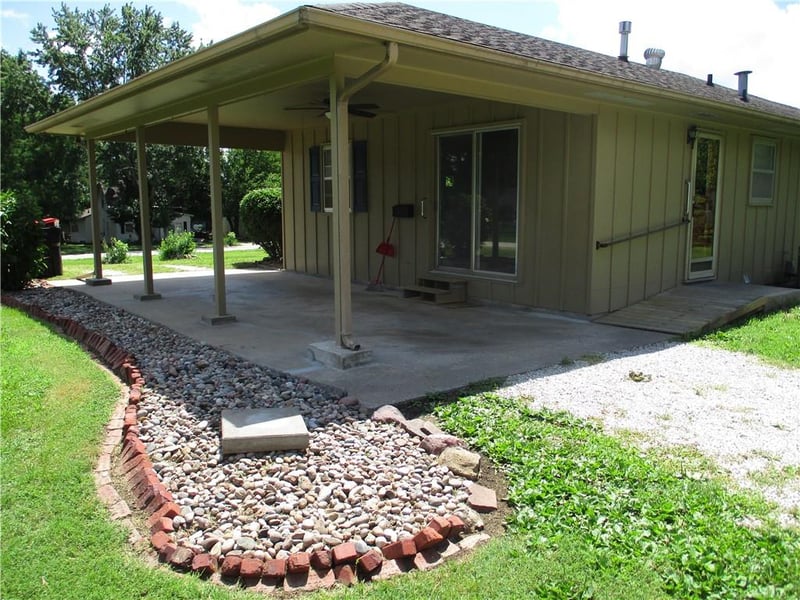 343 1st Ave, Garnett, KS 66032