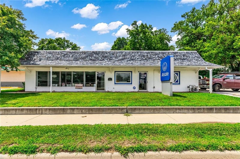 1734 4th St, Leavenworth, KS 66048