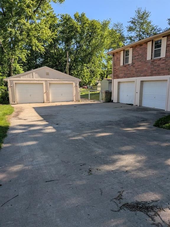 712 113 Ter, Kansas City, MO 64155