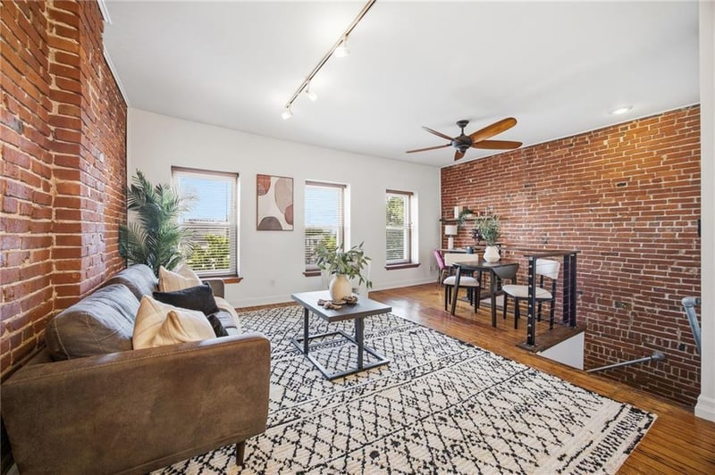 21 E 29th St, Kansas City, MO 64108