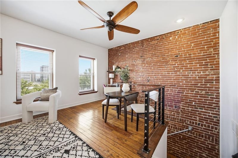 21 E 29th St, Kansas City, MO 64108