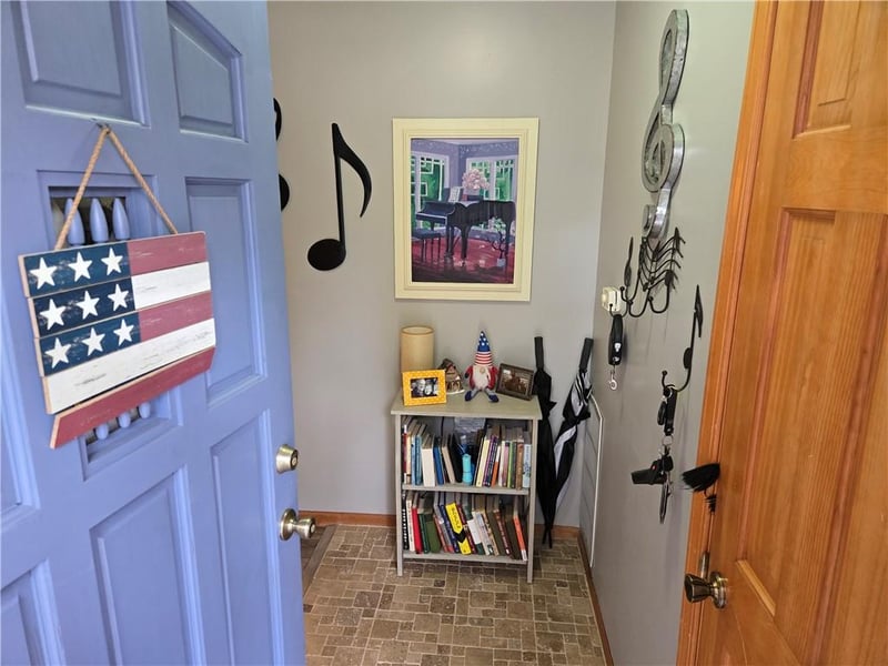 6228 Ash Ct, Kansas City, MO 64133