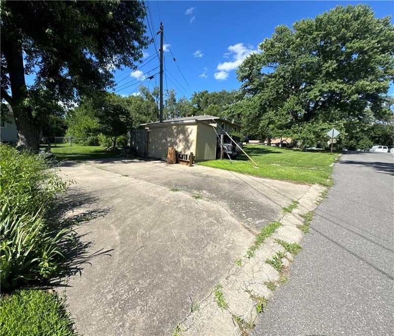 4540 Melody Ln, Kansas City, KS 66106