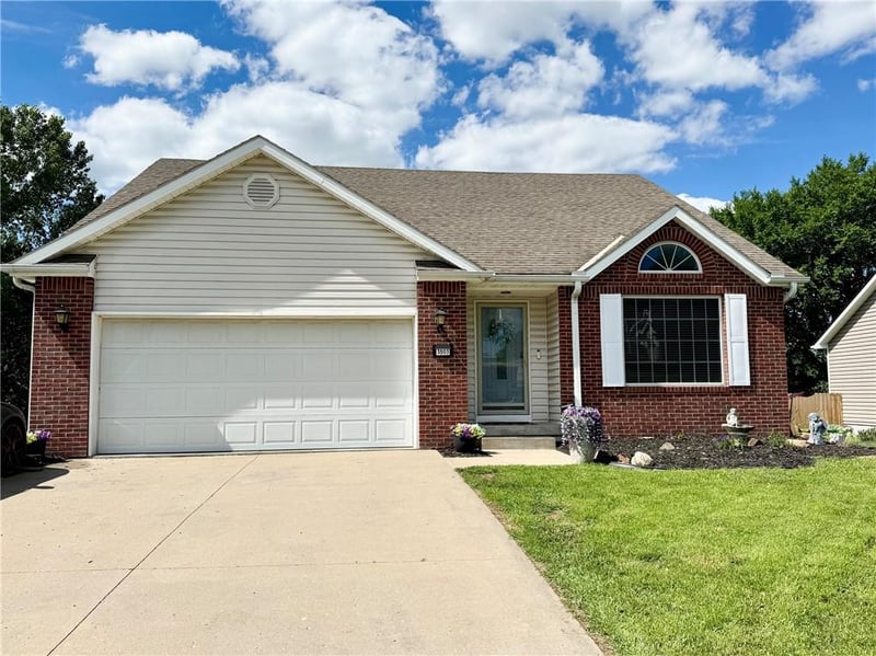 3503 Easy St, St Joseph, MO 64503