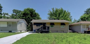 4629 Elmwood Ave, Kansas City, MO 64130