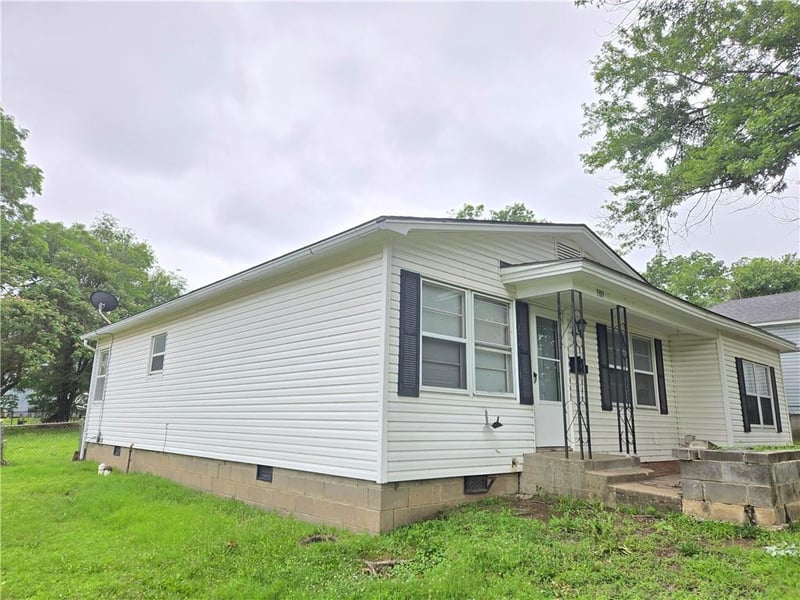 1309 Martin St, Coffeyville, KS 67337