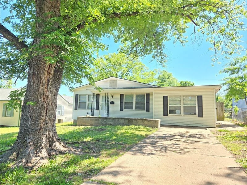 1309 Martin St, Coffeyville, KS 67337