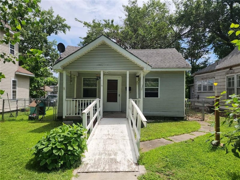 119 Kansas St, Pittsburg, KS 66762