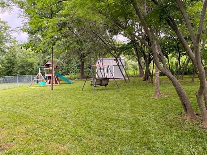 1600 Dogwood Rd, Odessa, MO 64076