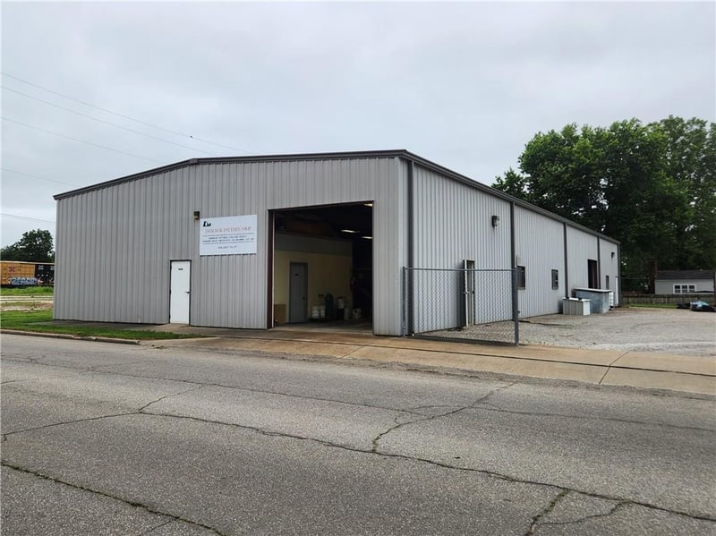 606 7th St, Pittsburg, KS 66762