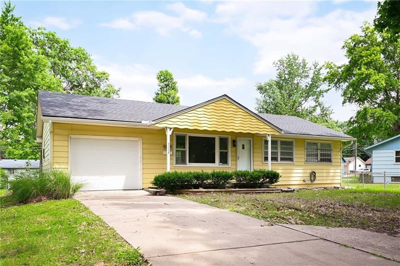 9009 Blue Ridge Blvd, Kansas City, MO 64138