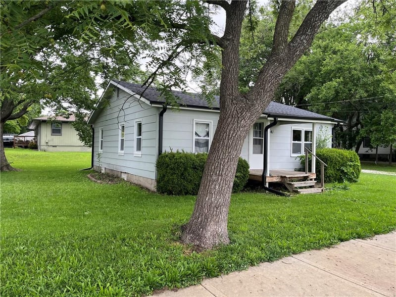 341 4th St, Wellsville, KS 66092
