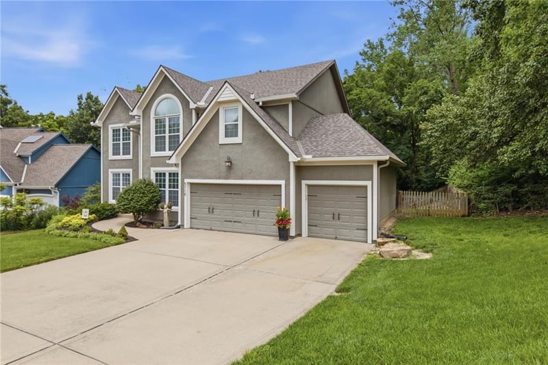 5710 Pflumm Rd, Shawnee, KS 66216