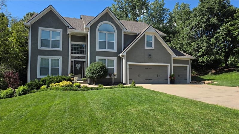 5710 Pflumm Rd, Shawnee, KS 66216