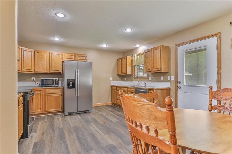 1003 Ridgeway St, Caney, KS 67333