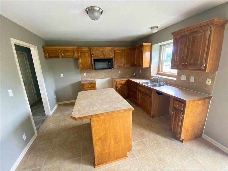 7104 163rd Ter, Belton, MO 64012