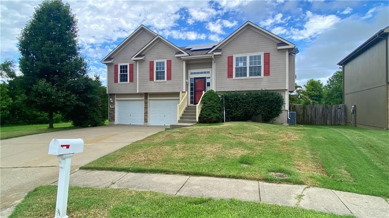 7104 163rd Ter, Belton, MO 64012