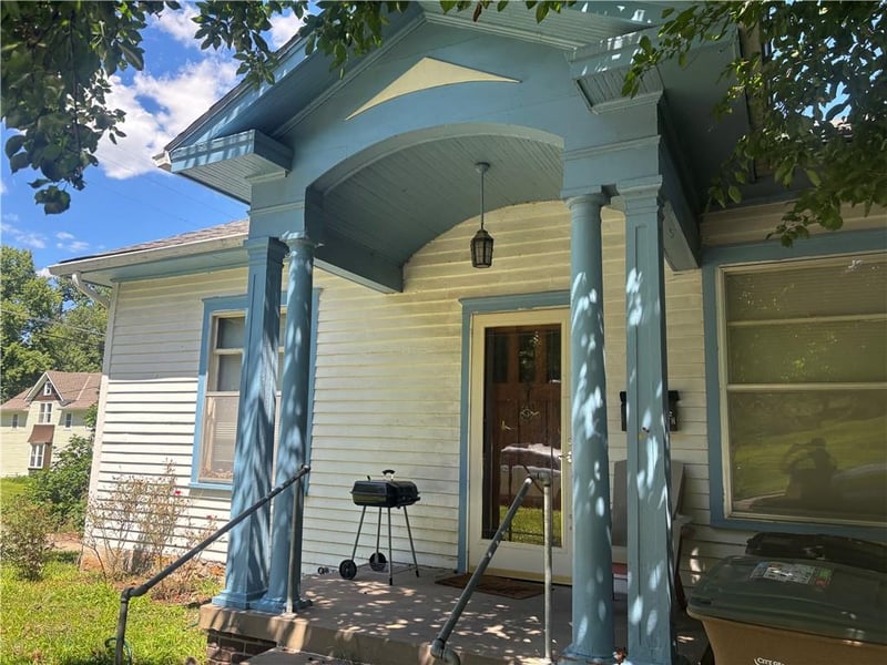 708 5th St, Atchison, KS 66002