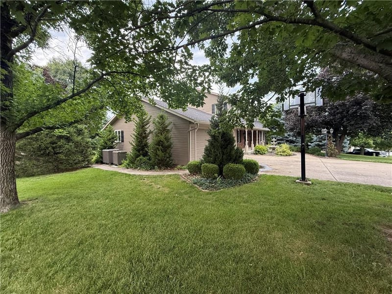 608 Sunshine Dr, Richmond, MO 64085