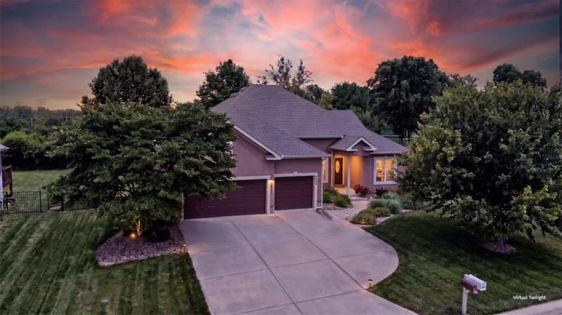6989 141st St, Basehor, KS 66007