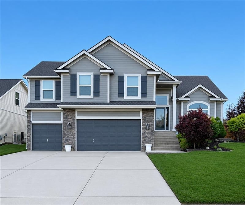 10004 Donnelly Ave, Kansas City, MO 64157