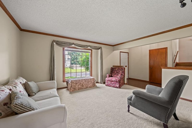 9213 117th Ter, Overland Park, KS 66210