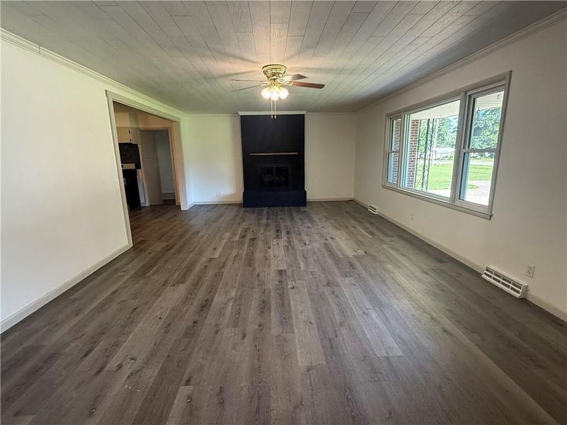 2002 4th St, Pittsburg, KS 66762