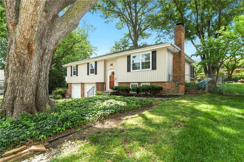 9917 65th Pl, Merriam, KS 66203